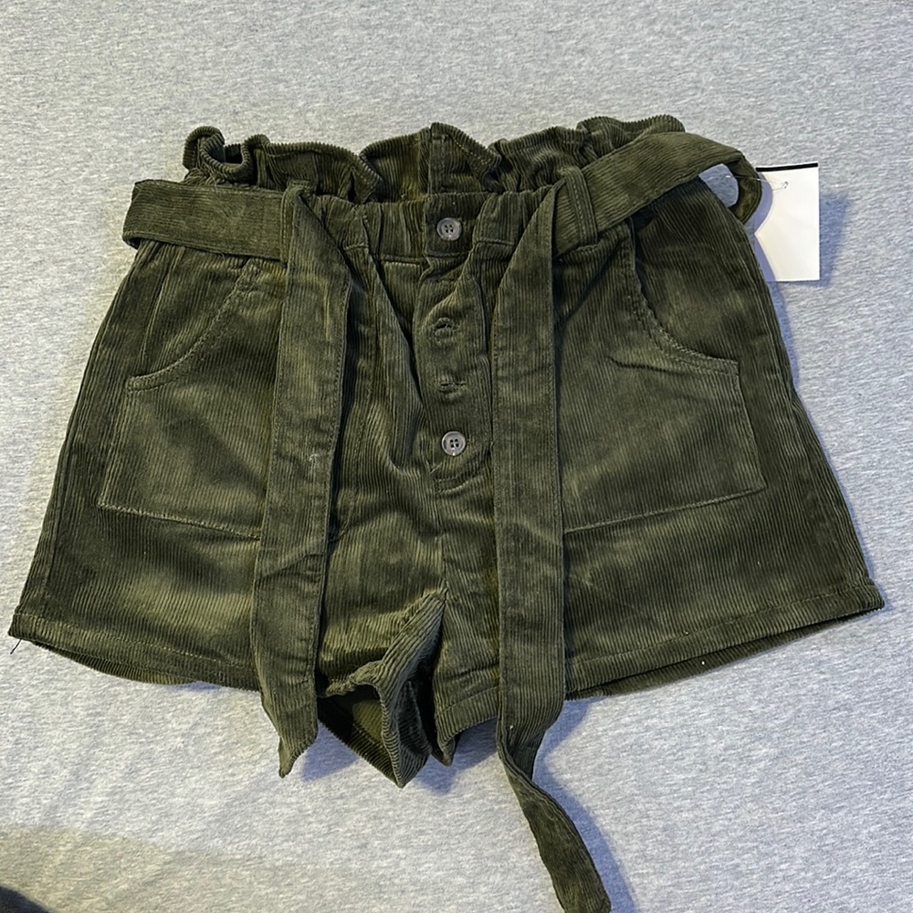 Love Tree corduroy shorts from Discovery